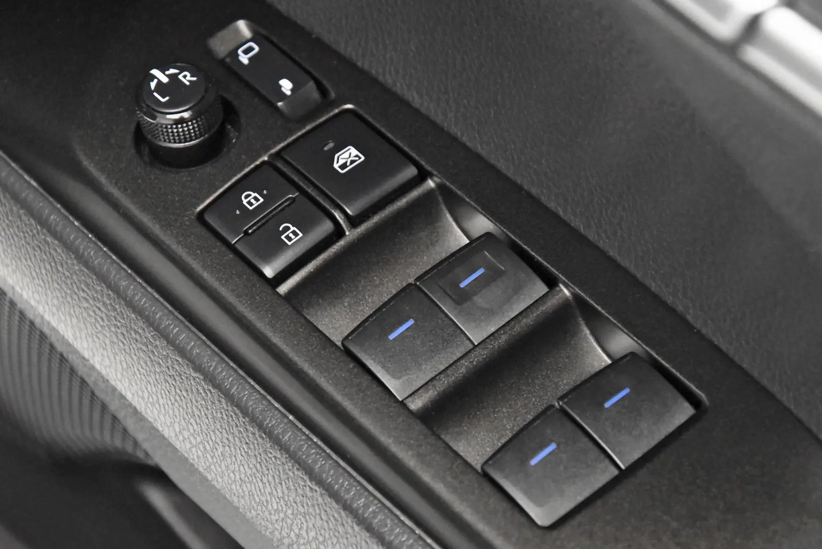 2022 Toyota Camry Gallery Image 9