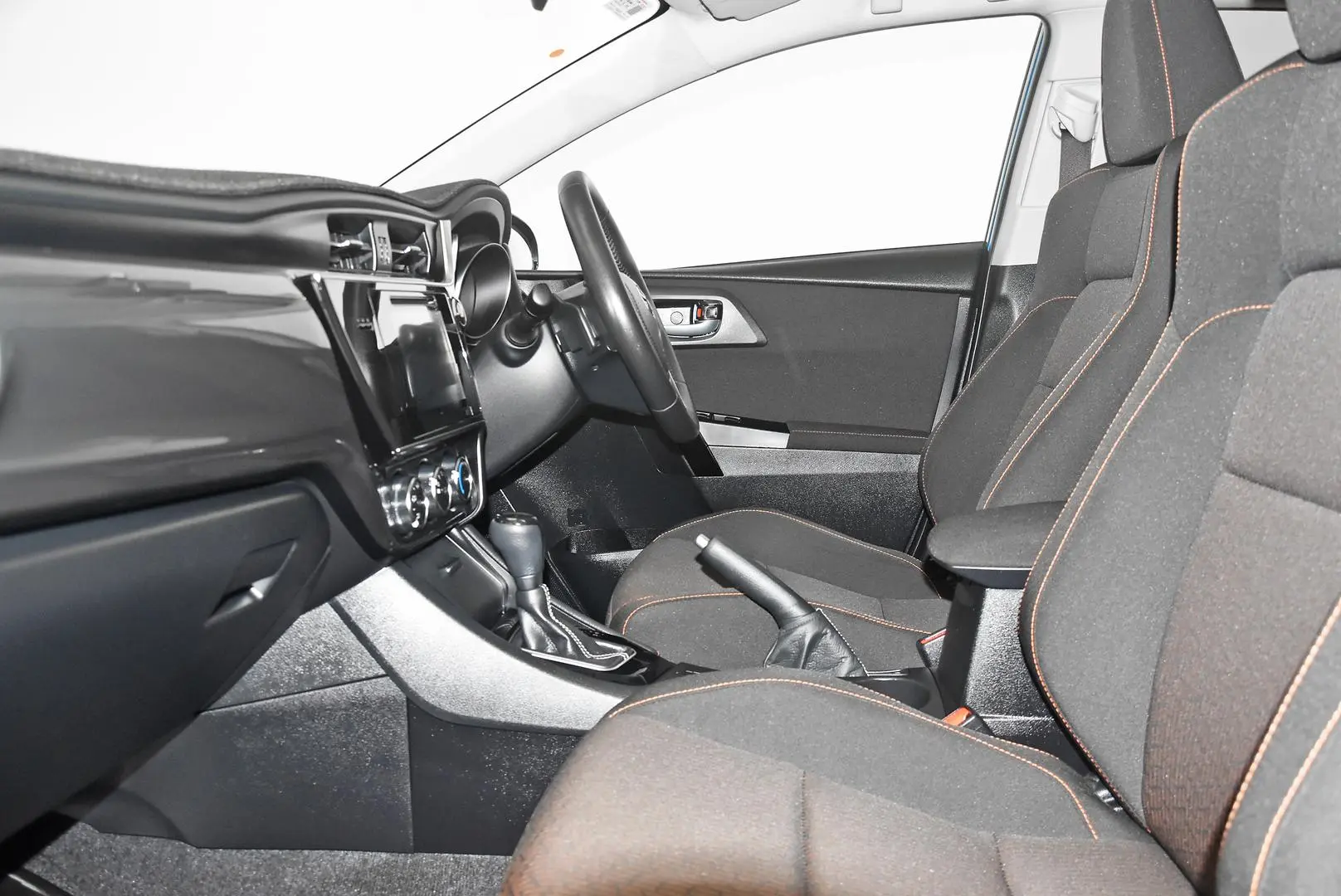 2016 Toyota Corolla Gallery Image 17
