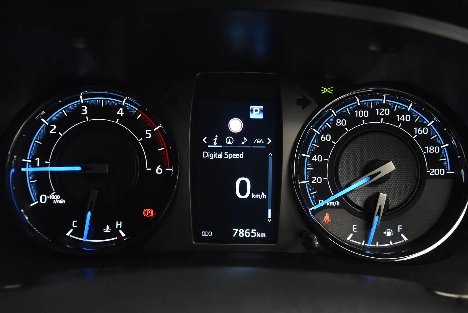 2025 Toyota Hilux Gallery Image 10