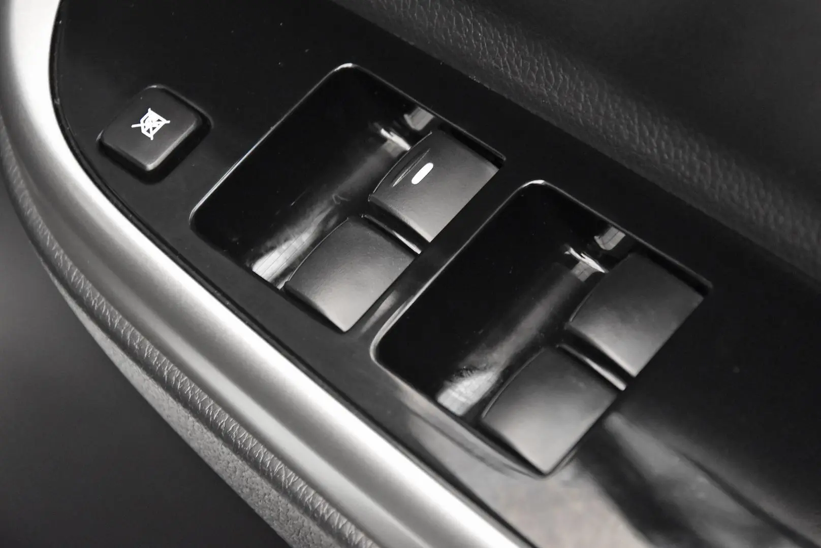 2020 Mitsubishi Triton Gallery Image 9