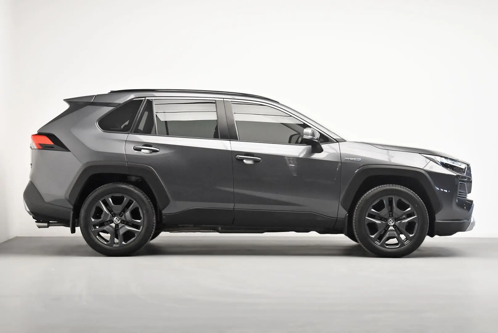 2022 Toyota RAV4 Gallery Image 3