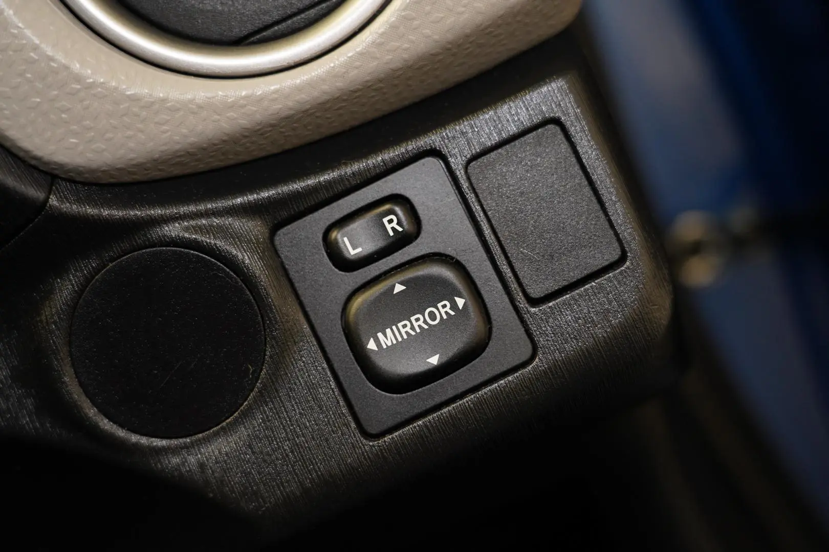 2013 Toyota Yaris Gallery Image 18