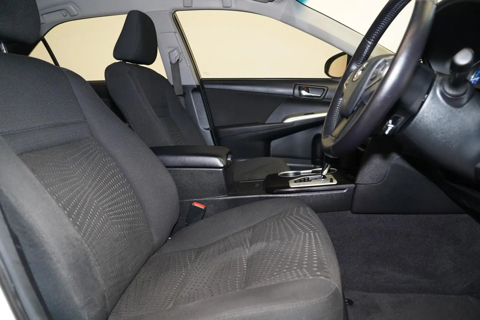 2017 Toyota Camry Gallery Image 22
