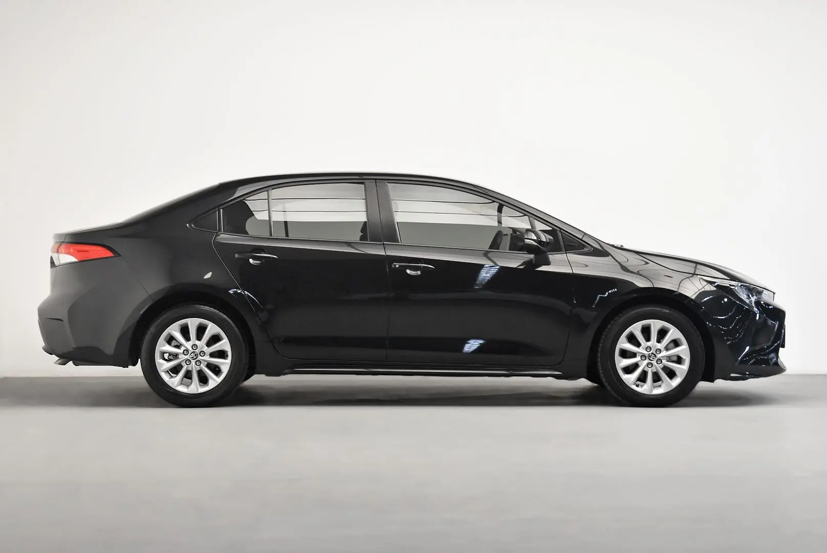 2022 Toyota Corolla Gallery Image 3