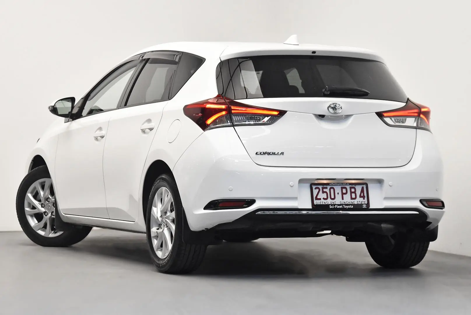 2018 Toyota Corolla Gallery Image 5