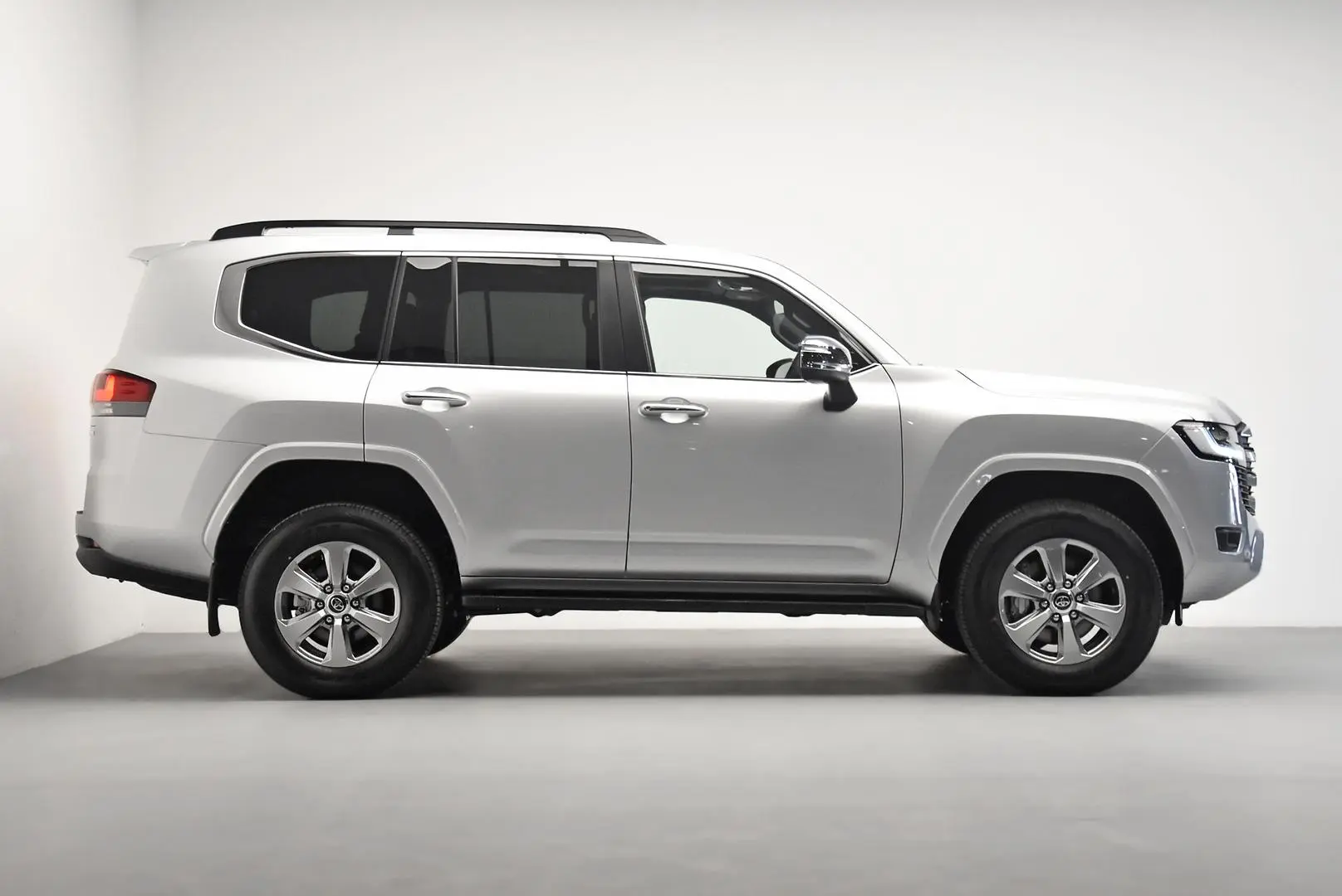 2025 Toyota Landcruiser Gallery Image 3