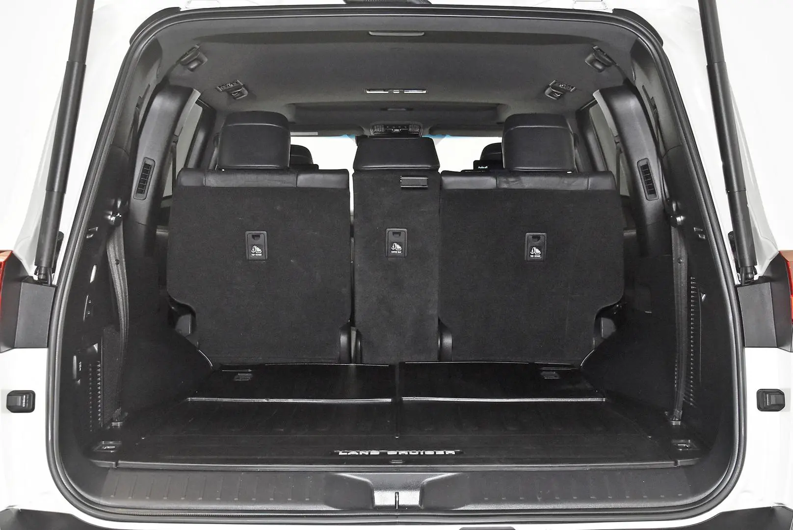 2022 Toyota Landcruiser Gallery Image 23