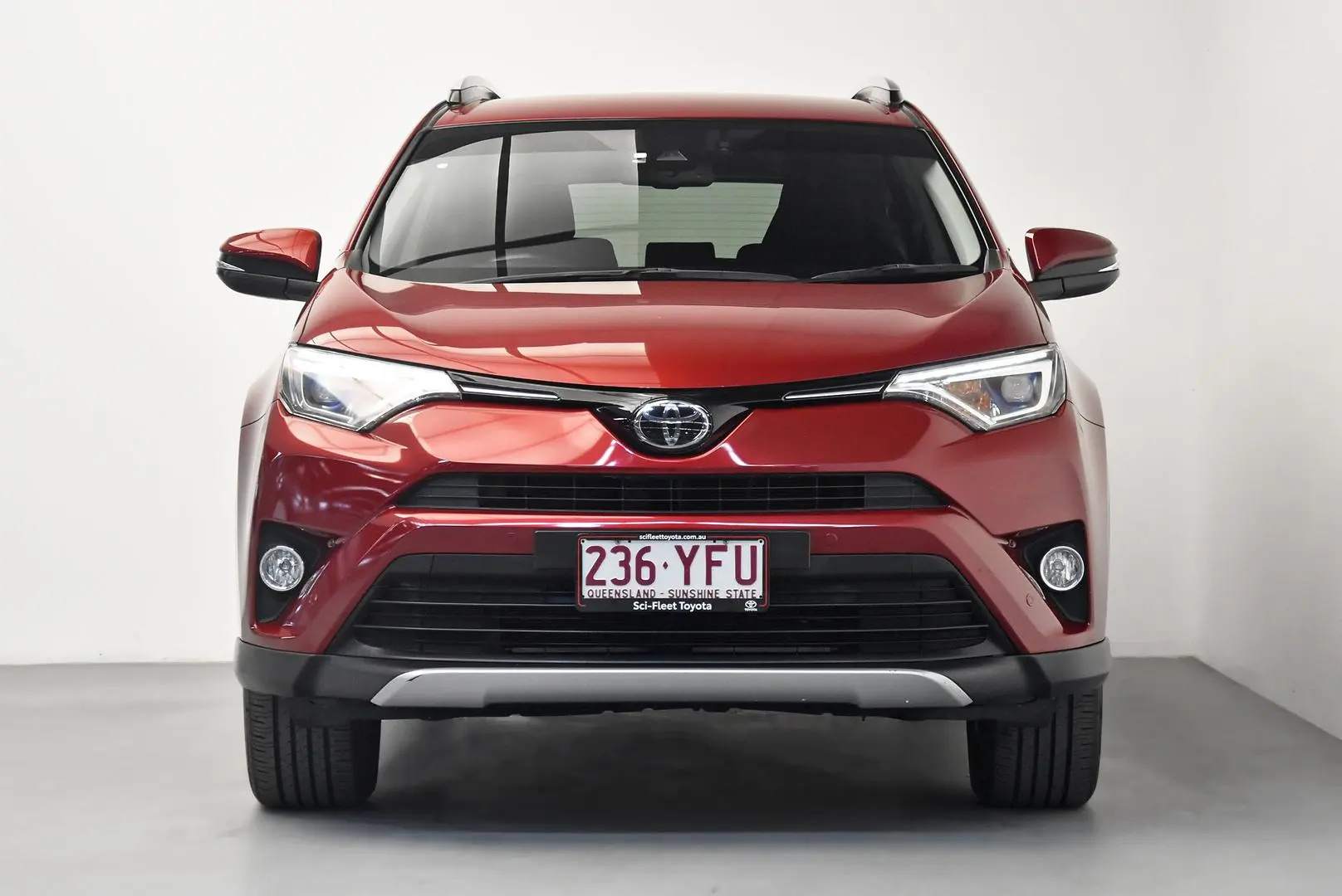 2018 Toyota RAV4 Gallery Image 2