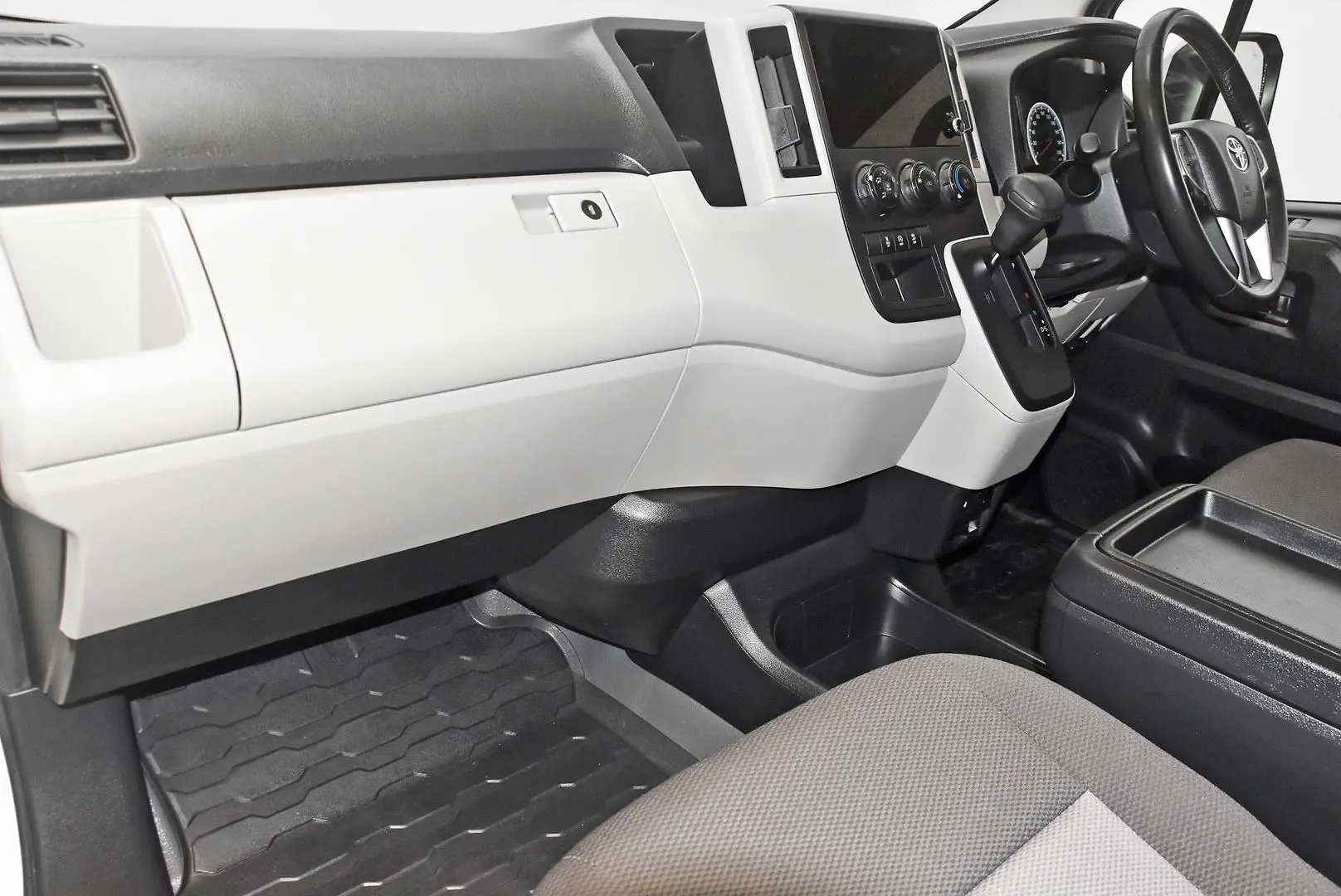 2024 Toyota Hiace Gallery Image 15