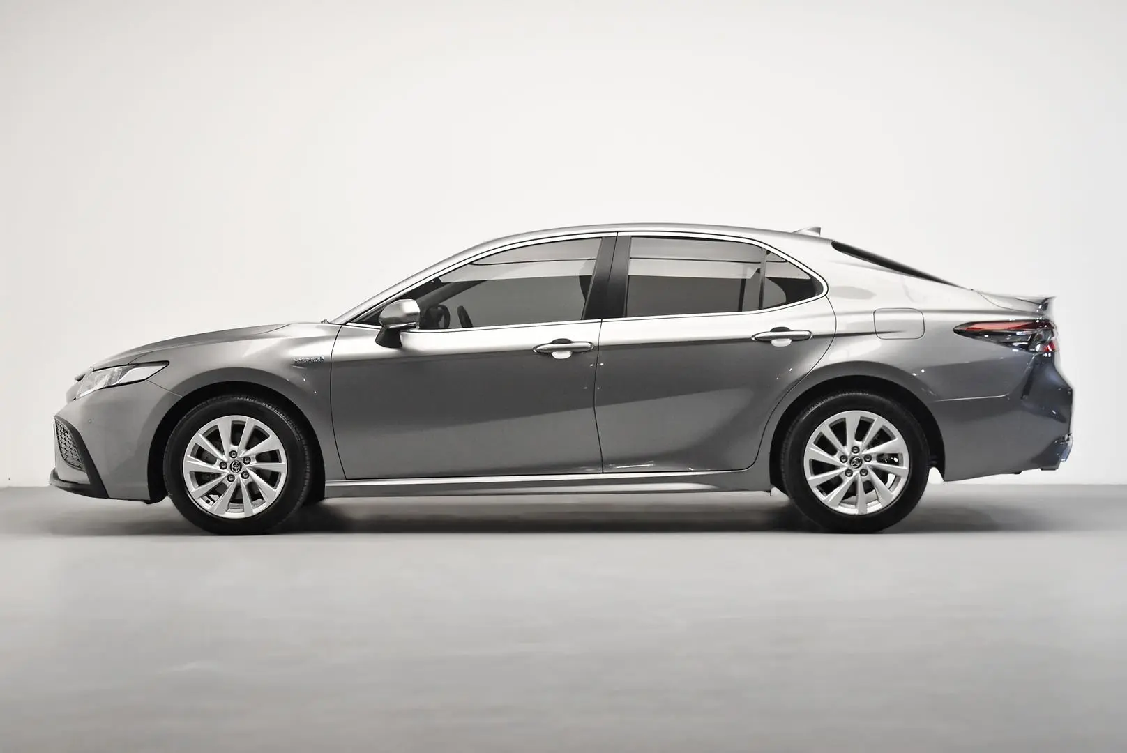 2021 Toyota Camry Gallery Image 4