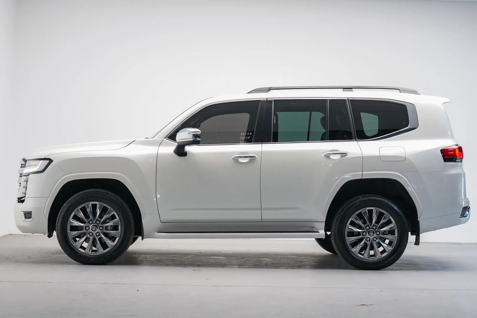 2024 Toyota Landcruiser Gallery Image 4