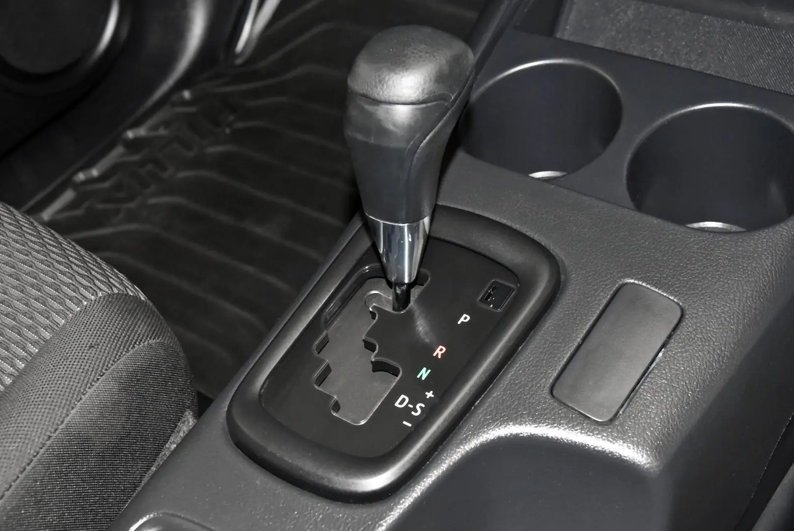 2021 Toyota Hilux Gallery Image 11