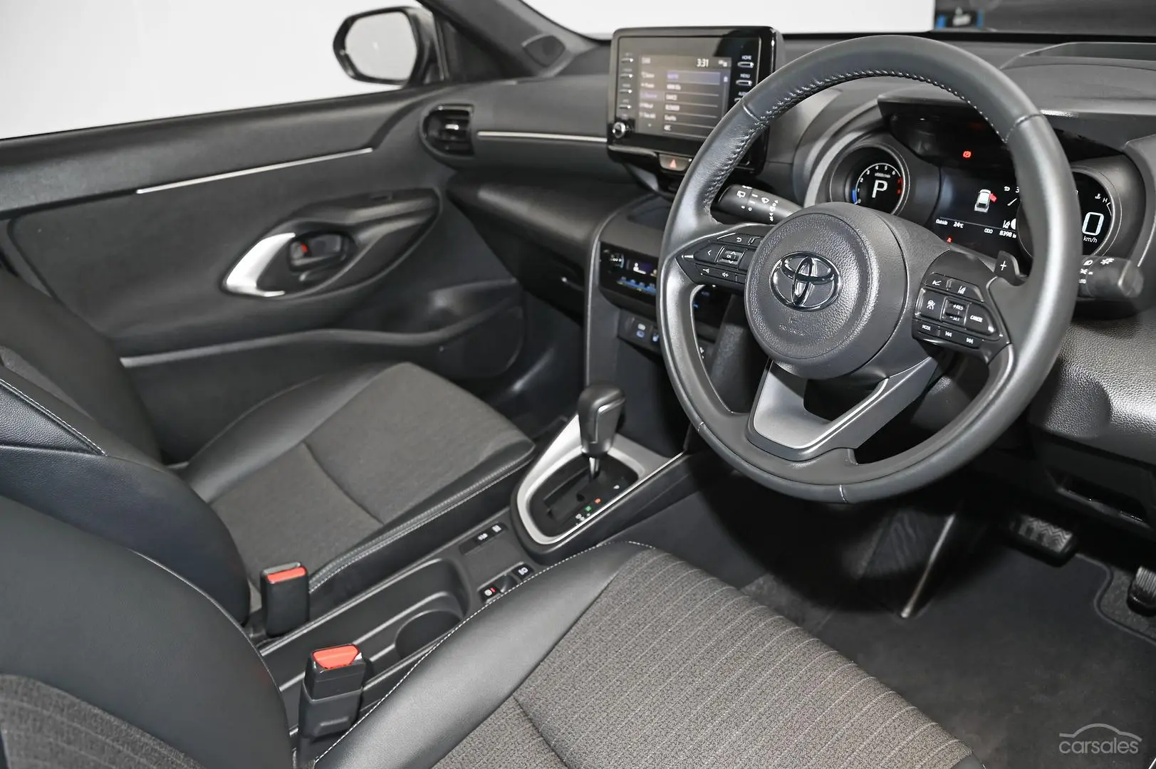 2023 Toyota Yaris Cross Image 9