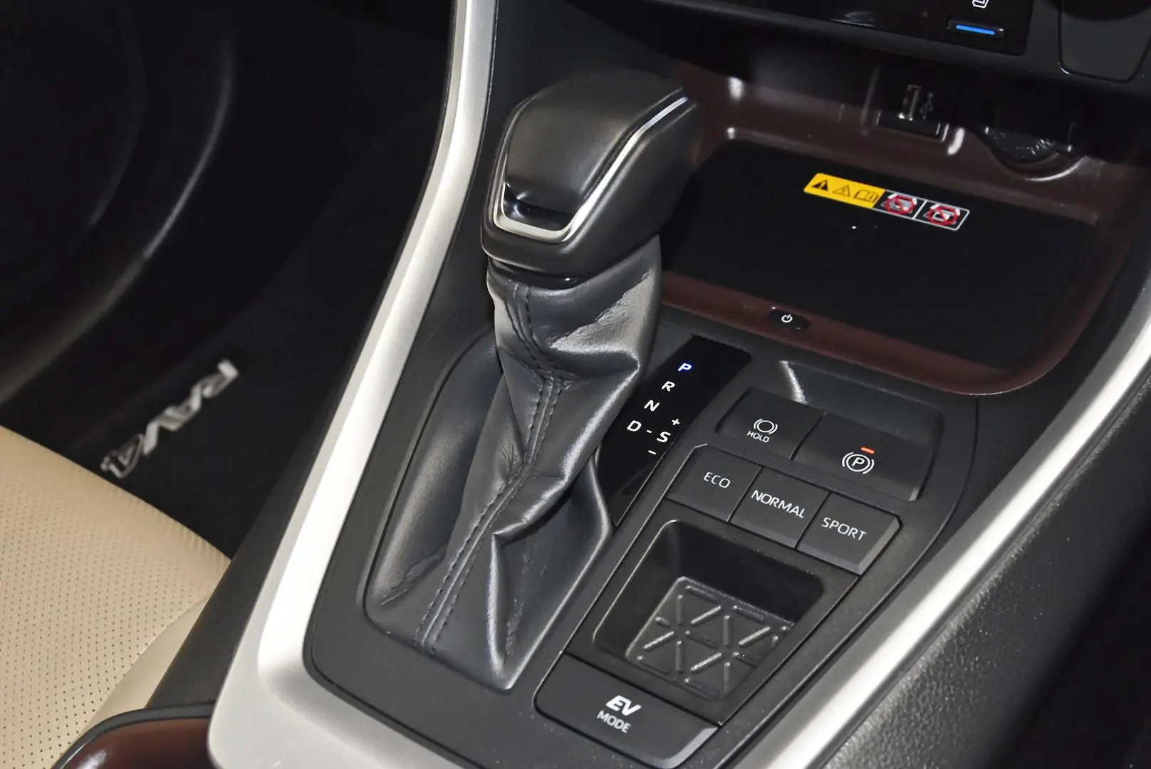 2025 Toyota RAV4 Gallery Image 14