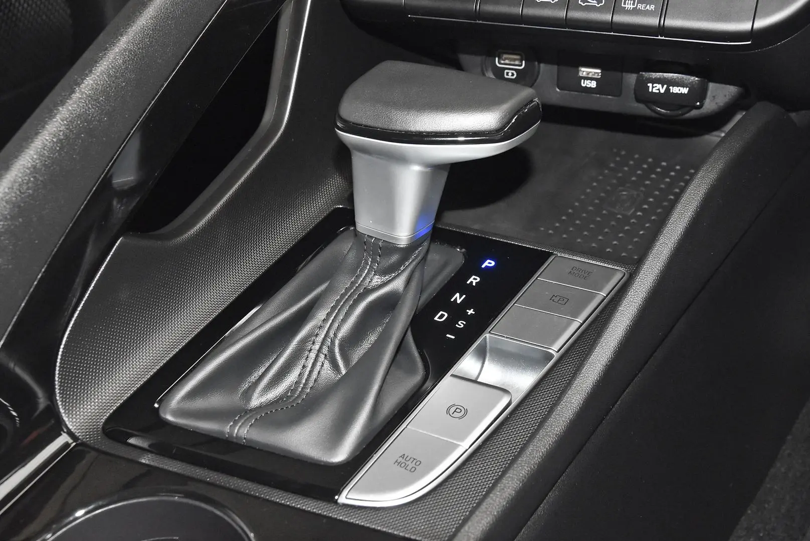 2021 Hyundai i30 Gallery Image 12