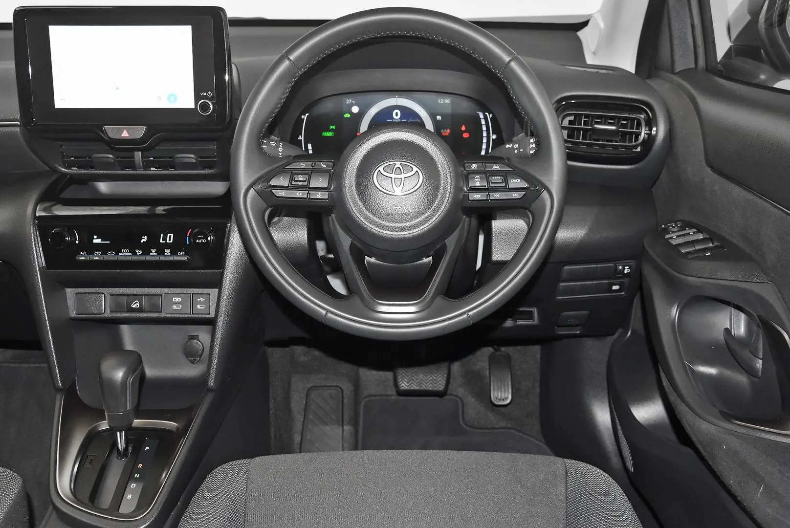 2024 Toyota Yaris Cross Gallery Image 16