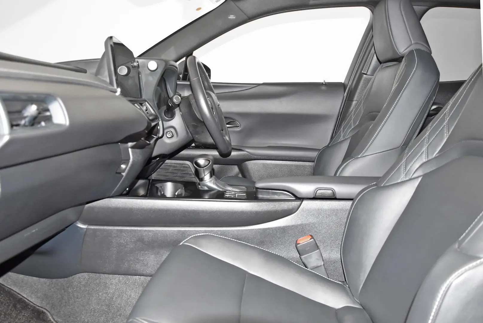 2023 Lexus UX Gallery Image 17