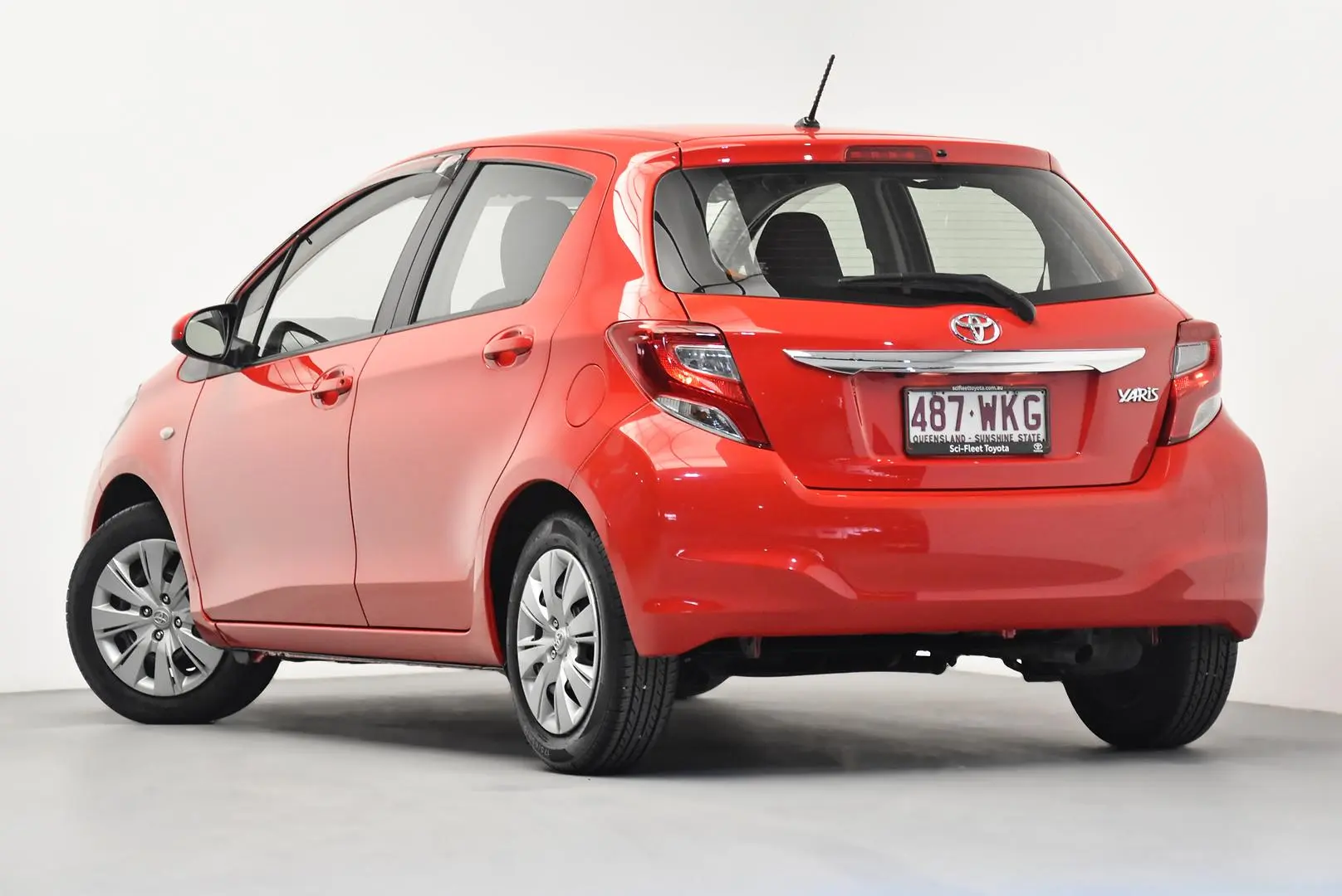 2016 Toyota Yaris Gallery Image 5