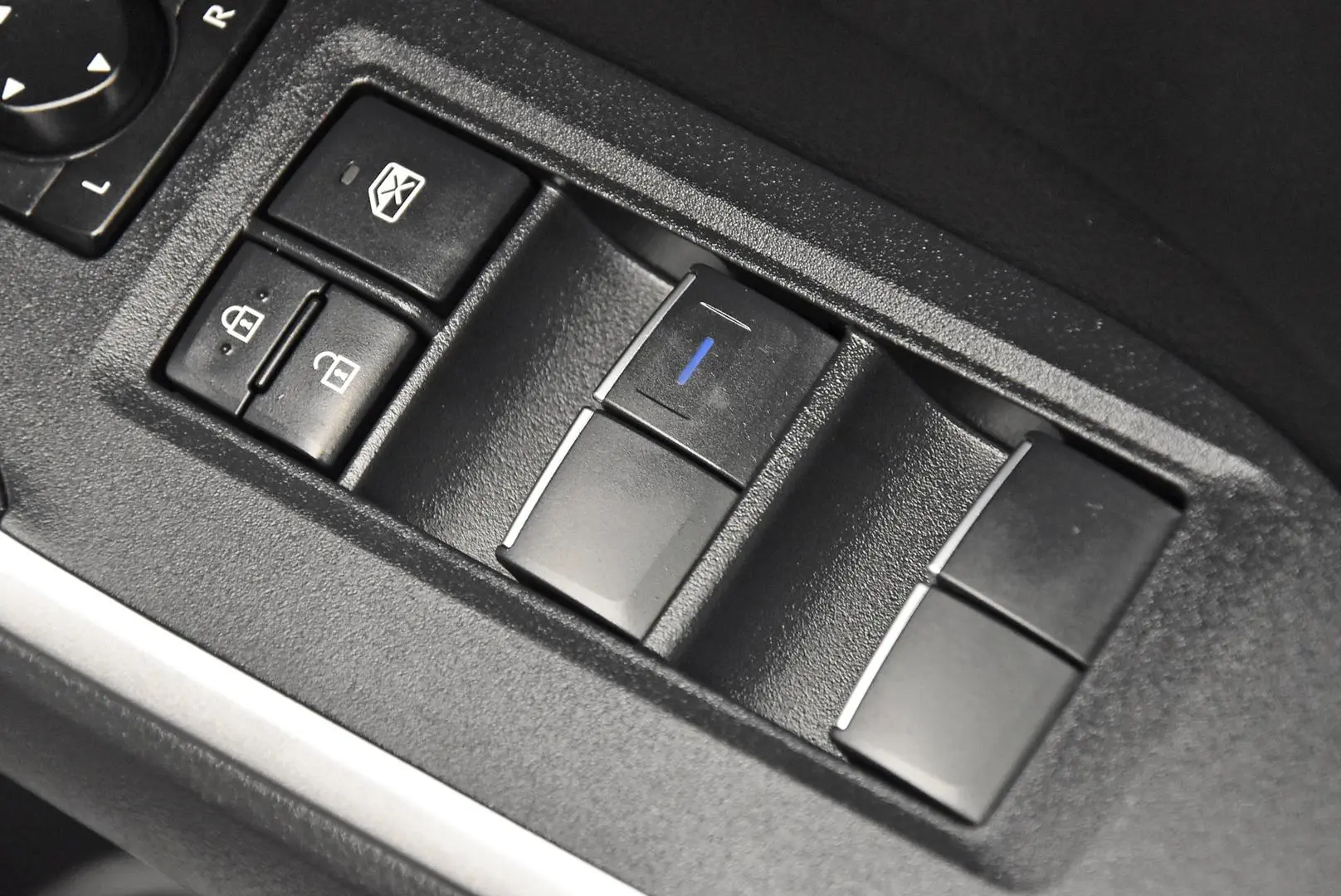 2020 Toyota RAV4 Gallery Image 10