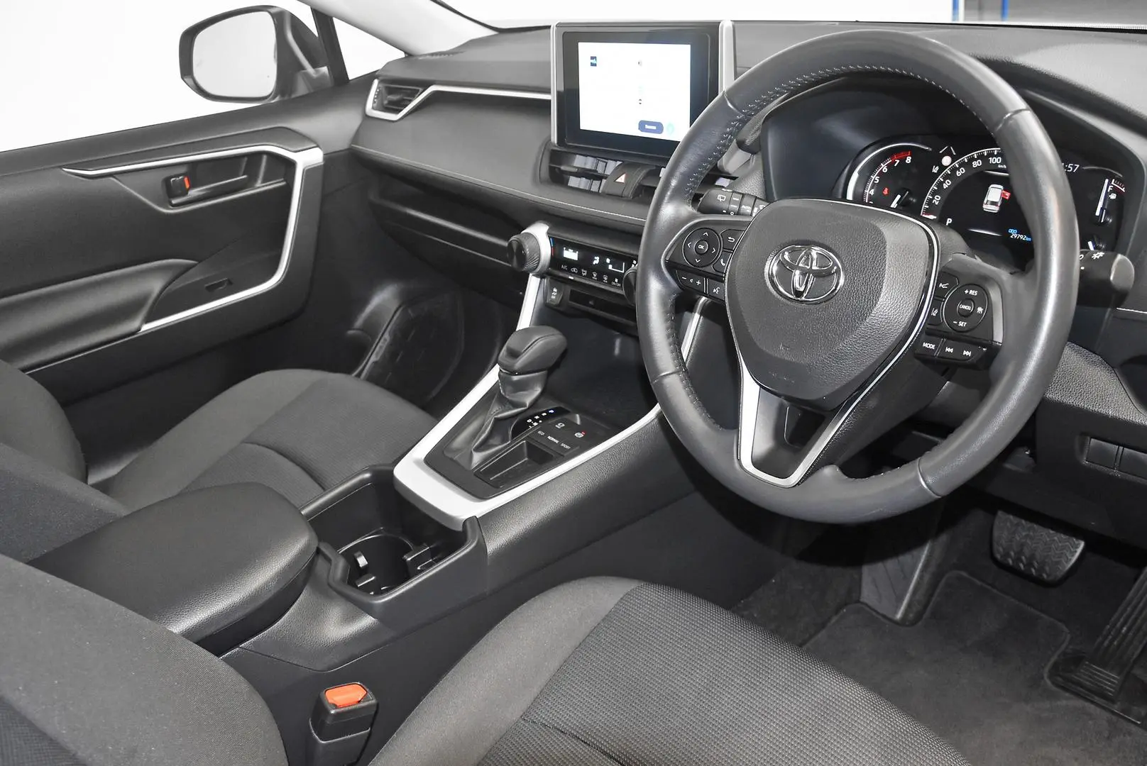 2024 Toyota RAV4 Gallery Image 8