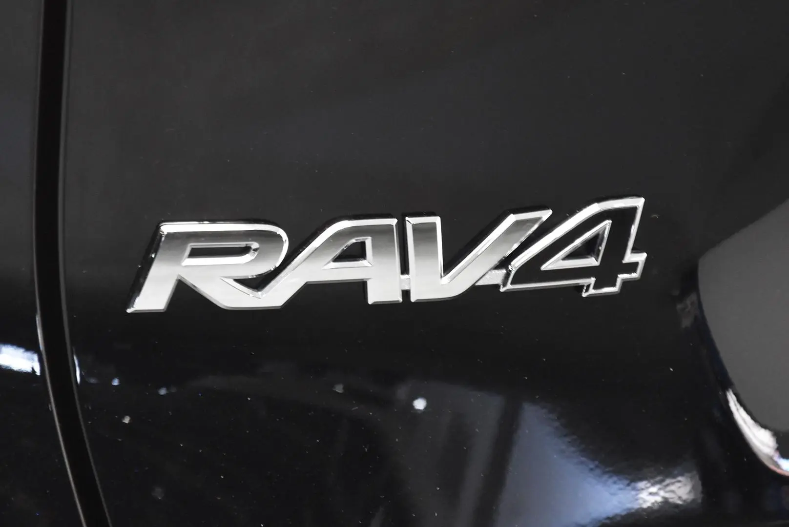 2025 Toyota RAV4 Gallery Image 7