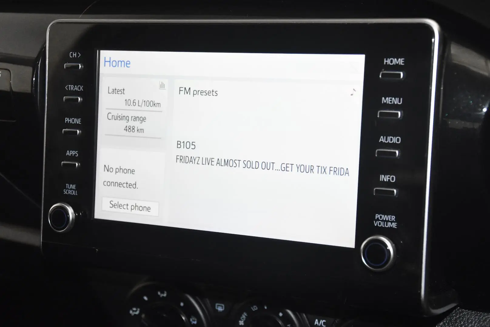 2020 Toyota Hilux Gallery Image 11