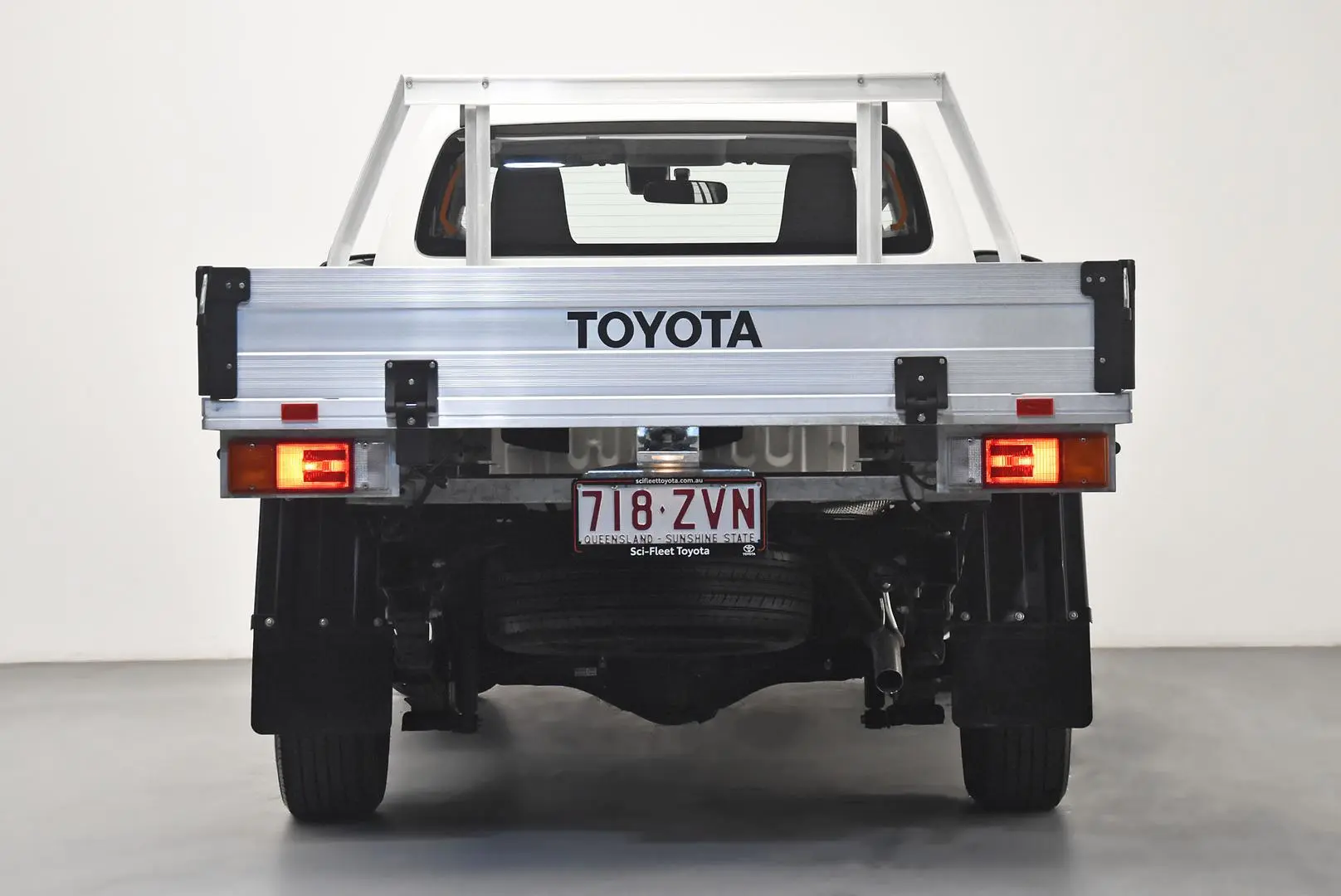 2020 Toyota Hilux Gallery Image 6