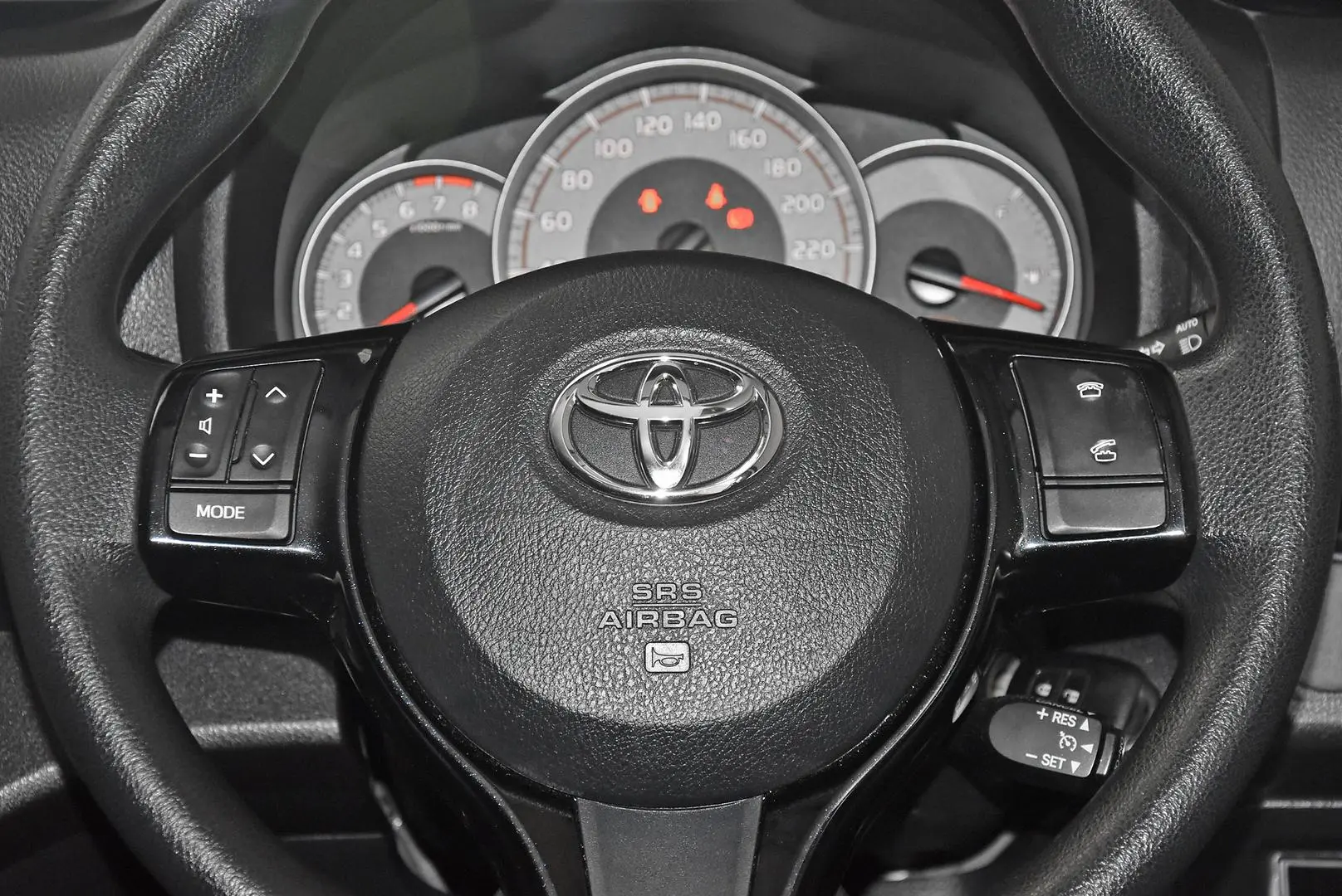 2018 Toyota Yaris Gallery Image 15