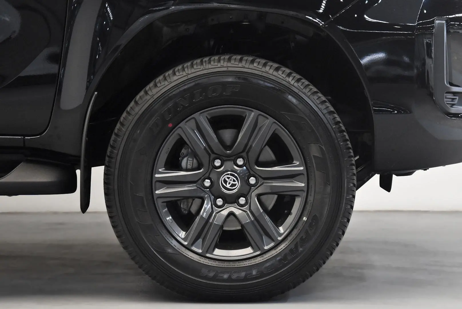 2023 Toyota Hilux Gallery Image 22