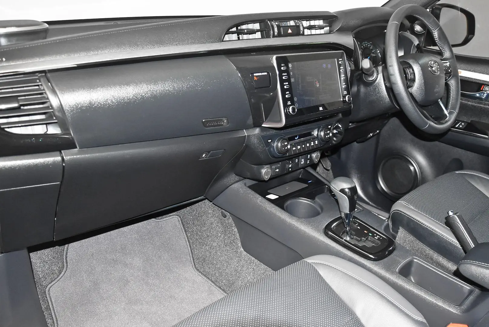 2025 Toyota Hilux Gallery Image 17