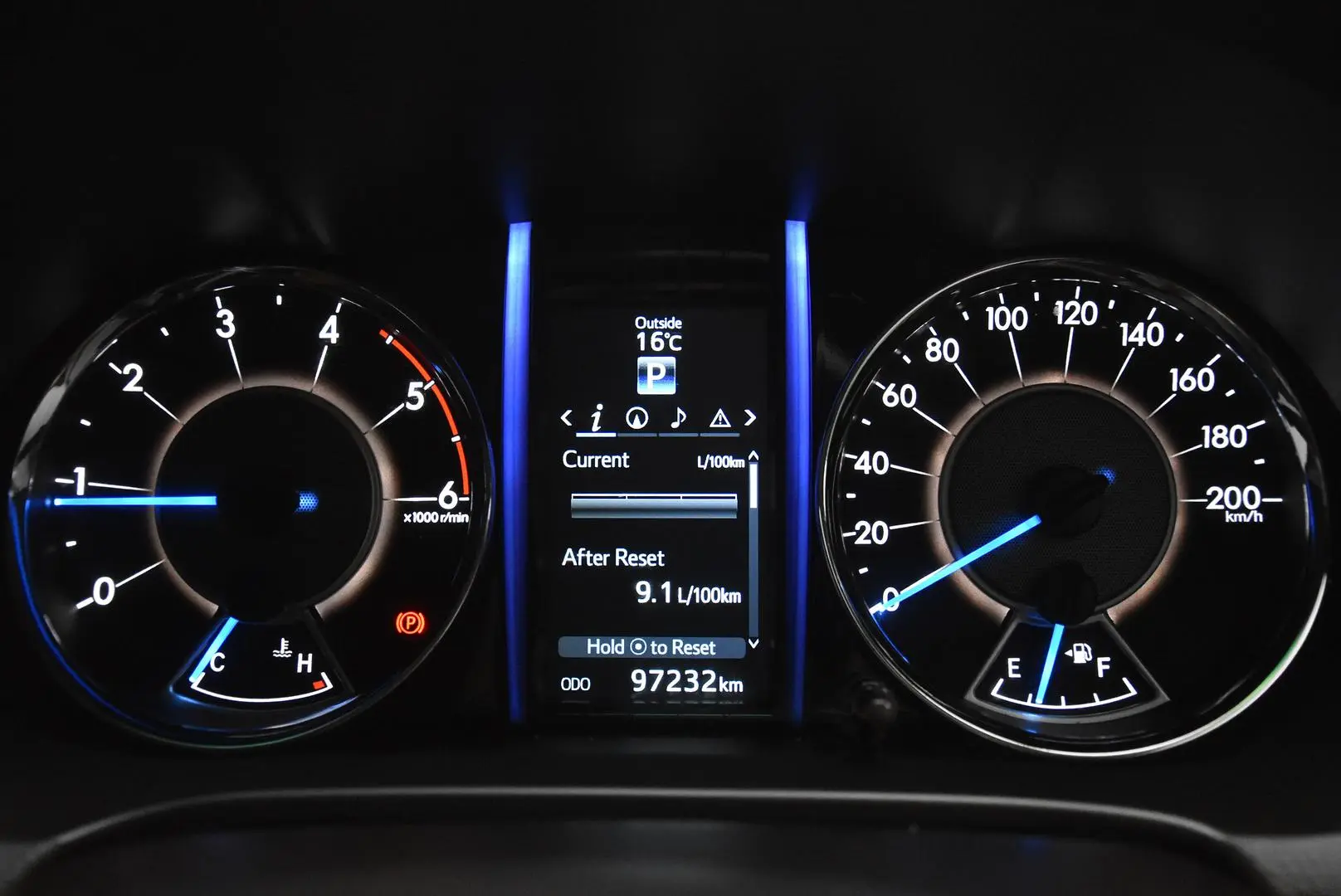 2018 Toyota Fortuner Gallery Image 9