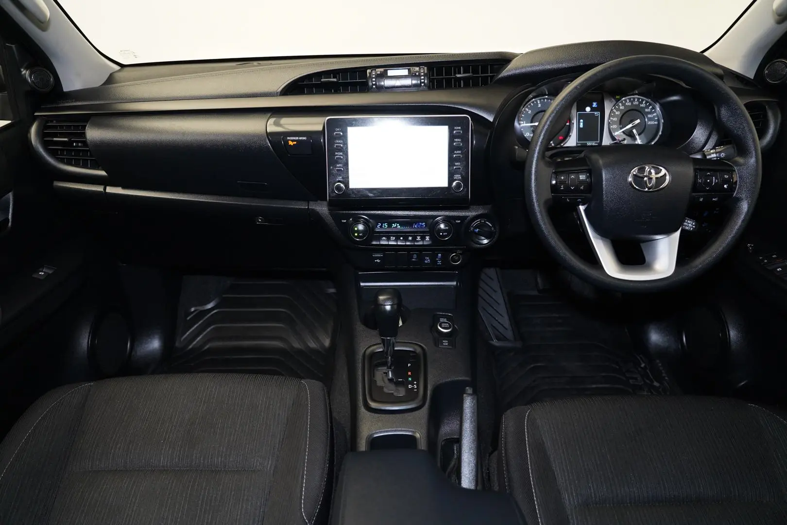 2024 Toyota Hilux Gallery Image 10