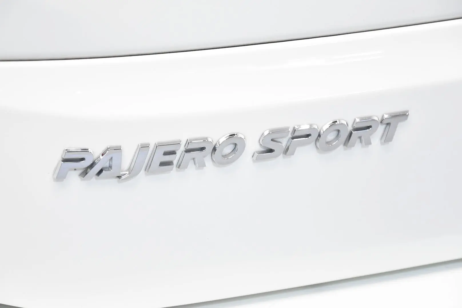 2022 Mitsubishi Pajero Sport Gallery Image 7