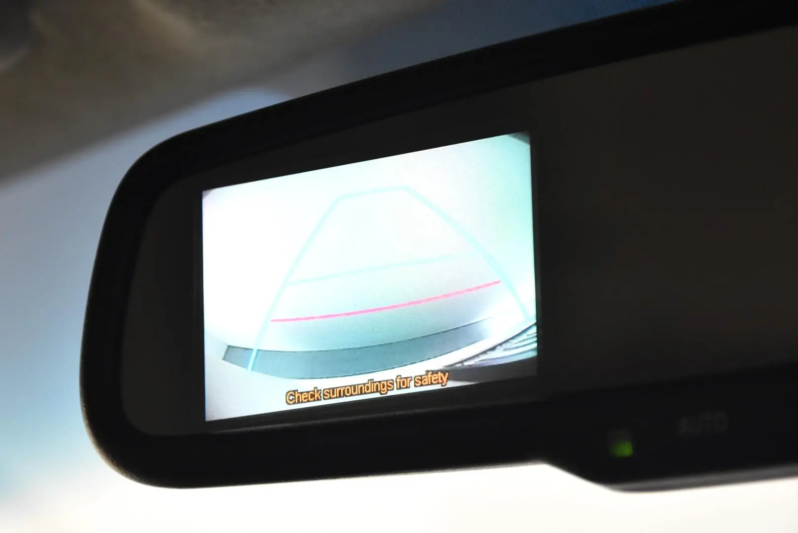 2017 Toyota Hiace Gallery Image 13