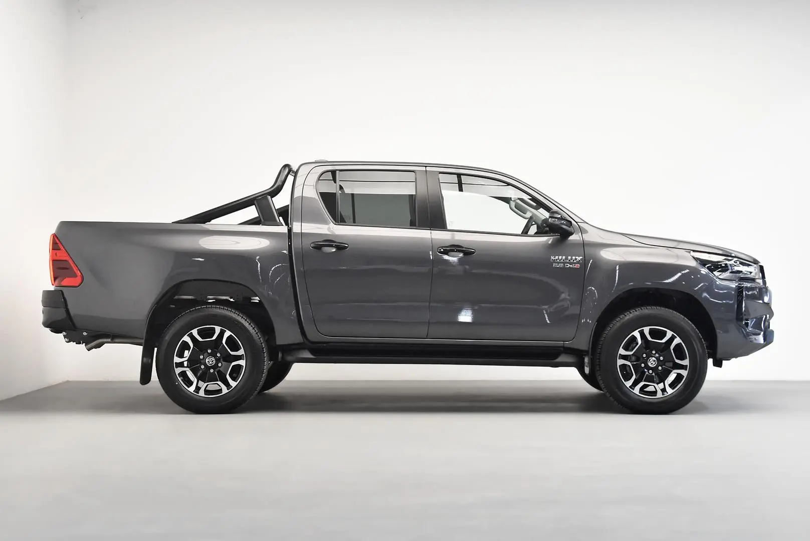 2025 Toyota Hilux Gallery Image 3