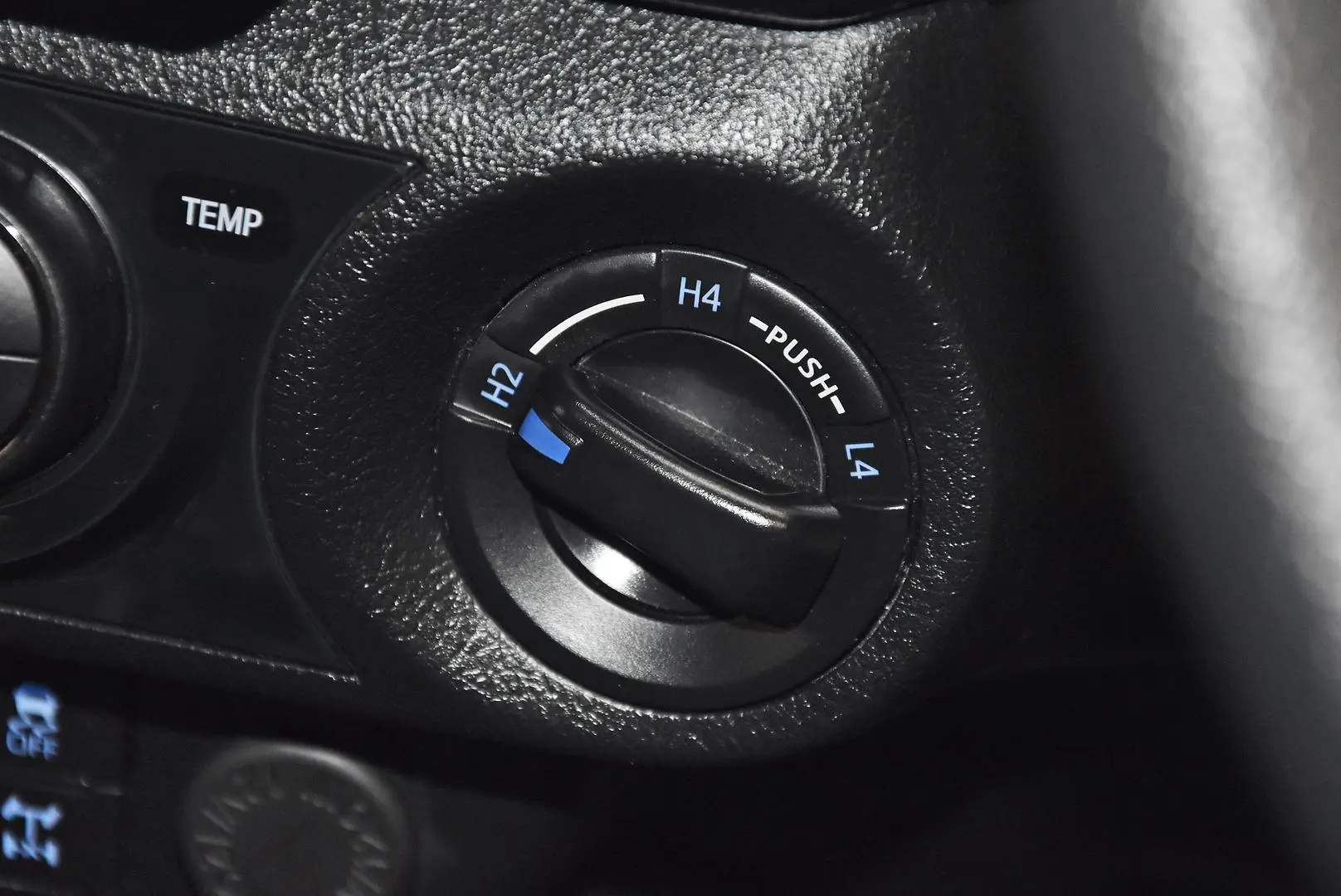 2024 Toyota Hilux Gallery Image 13