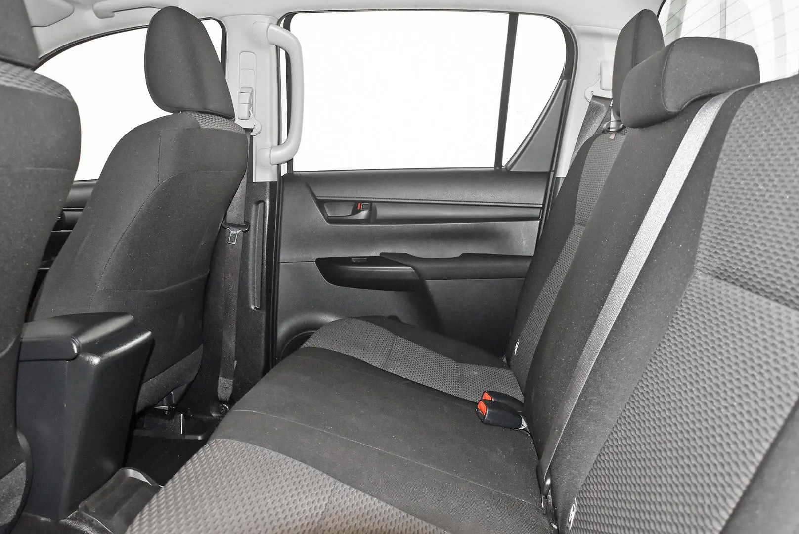 2020 Toyota Hilux Gallery Image 18