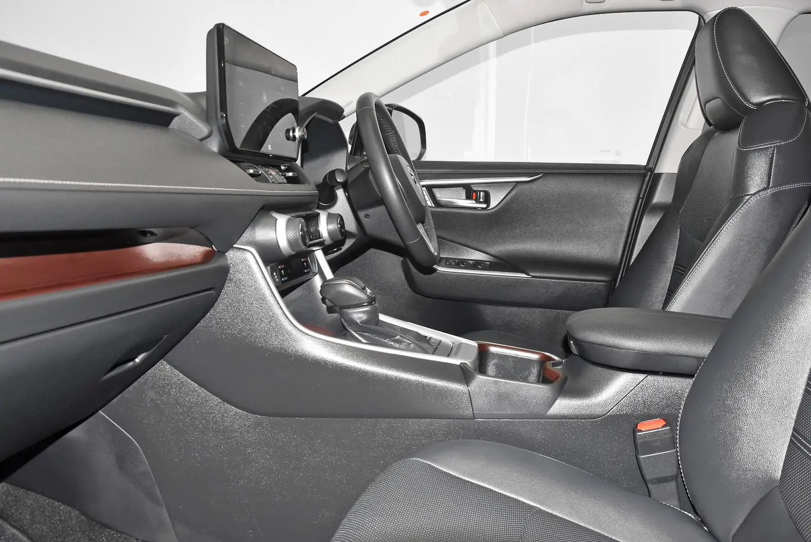 2024 Toyota RAV4 Gallery Image 18