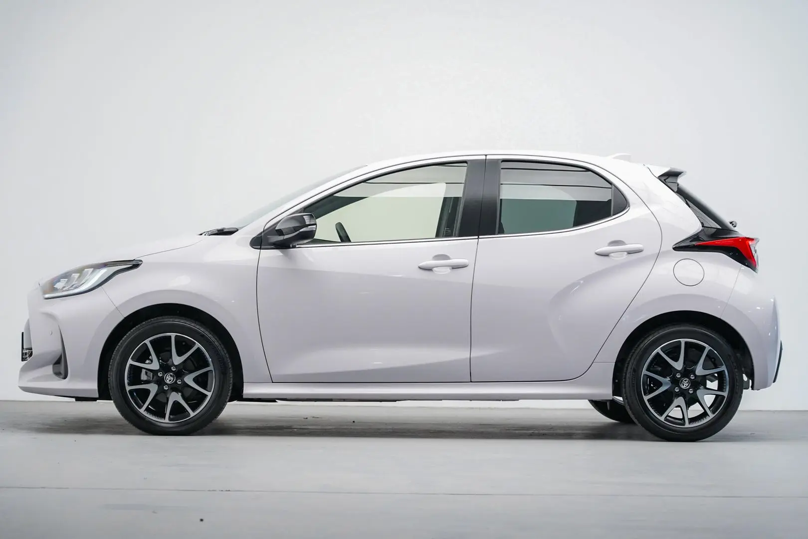 2023 Toyota Yaris Gallery Image 3