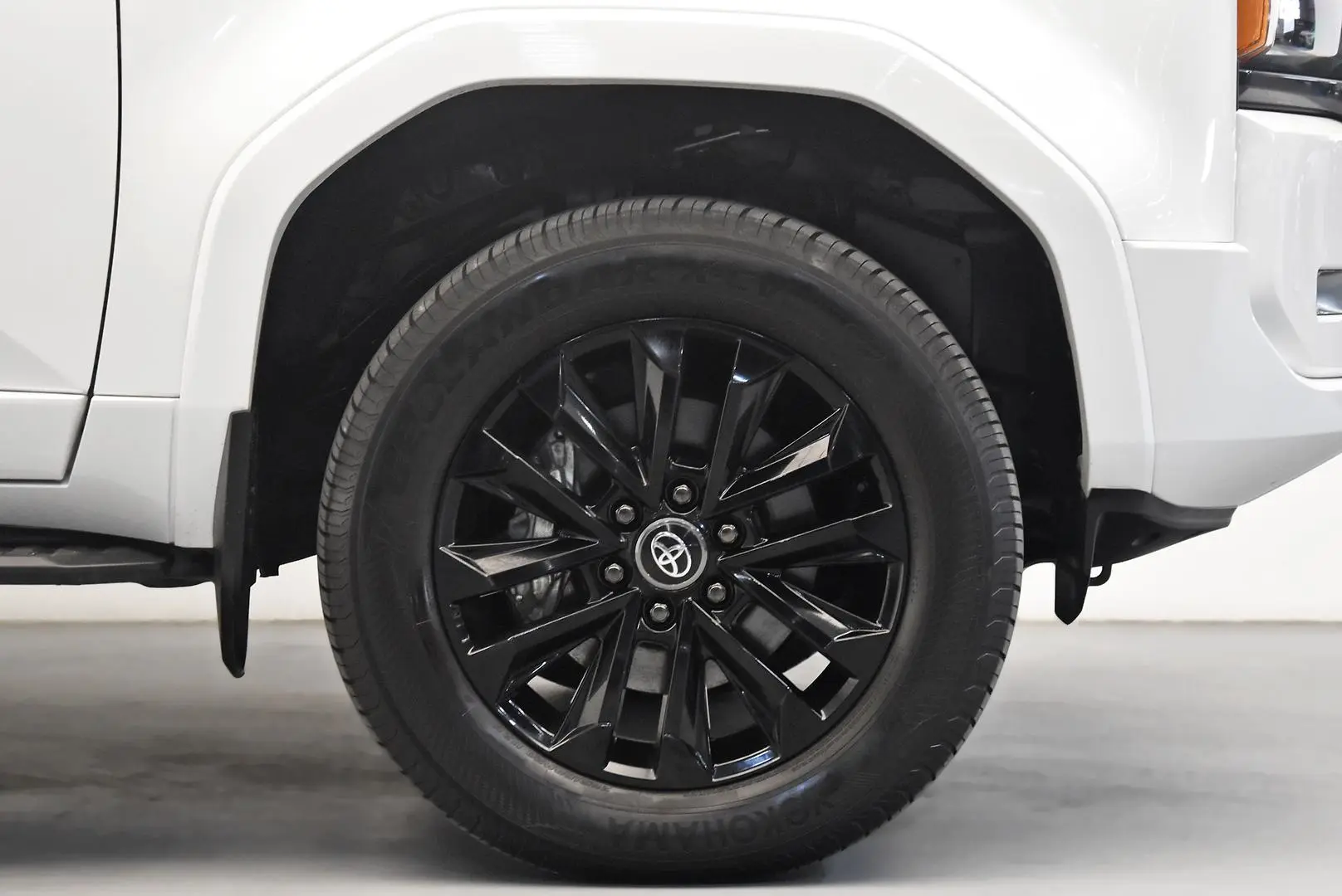 2024 Toyota Landcruiser Prado Gallery Image 26