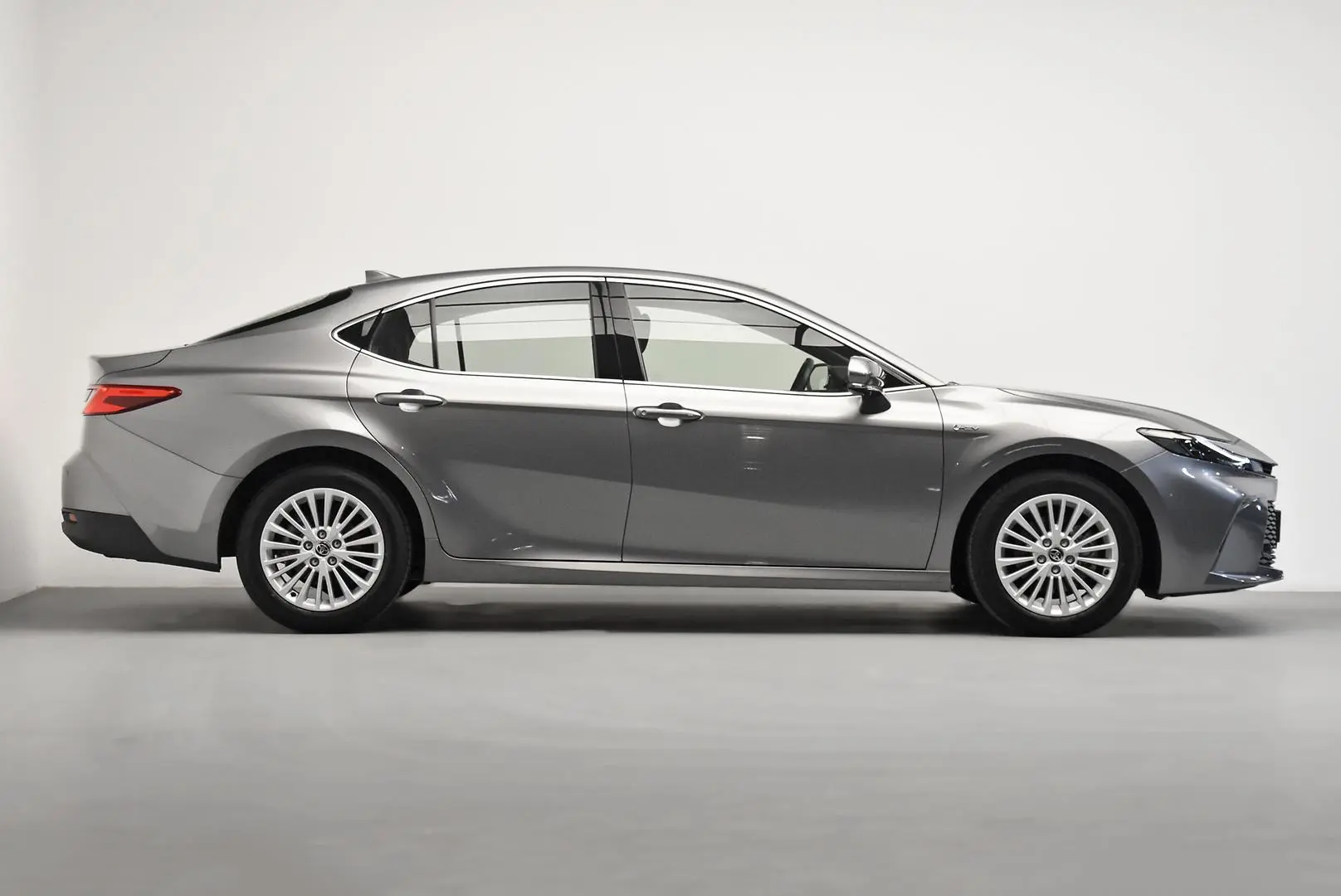 2024 Toyota Camry Gallery Image 3