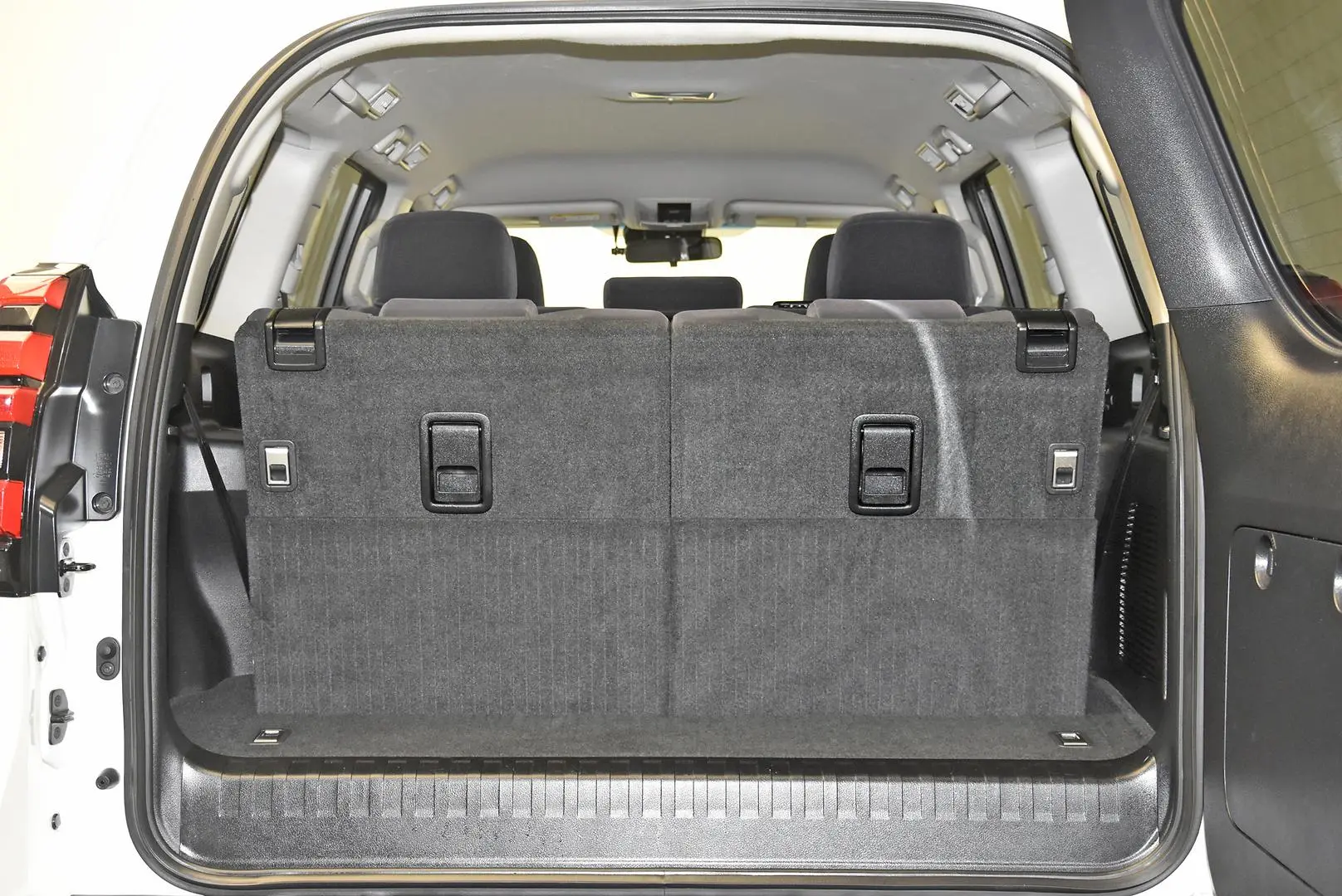2020 Toyota Landcruiser Prado Gallery Image 20
