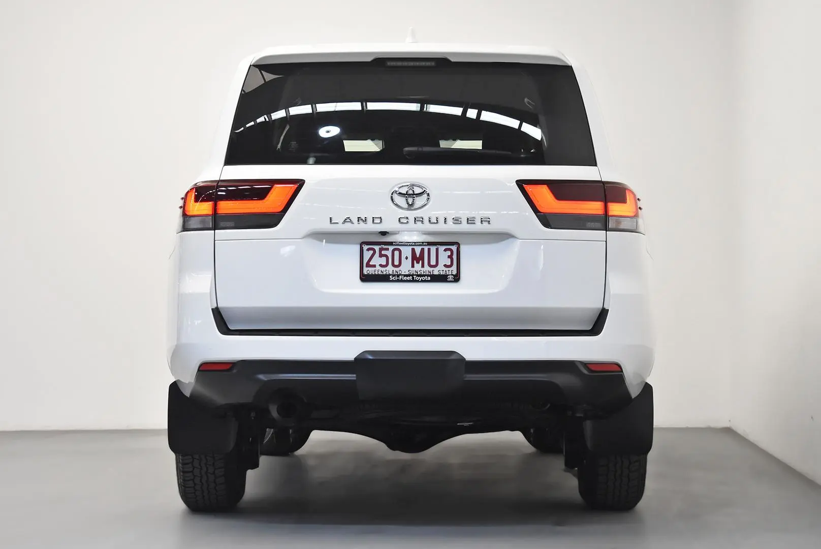 2025 Toyota Landcruiser Gallery Image 6