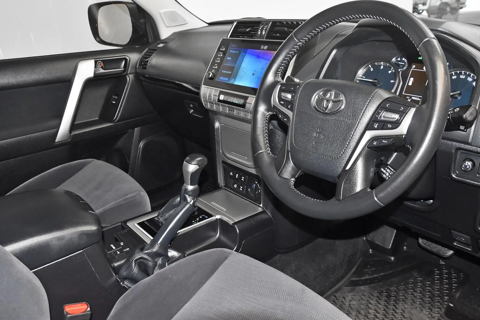 2023 Toyota Landcruiser Prado Gallery Image 7