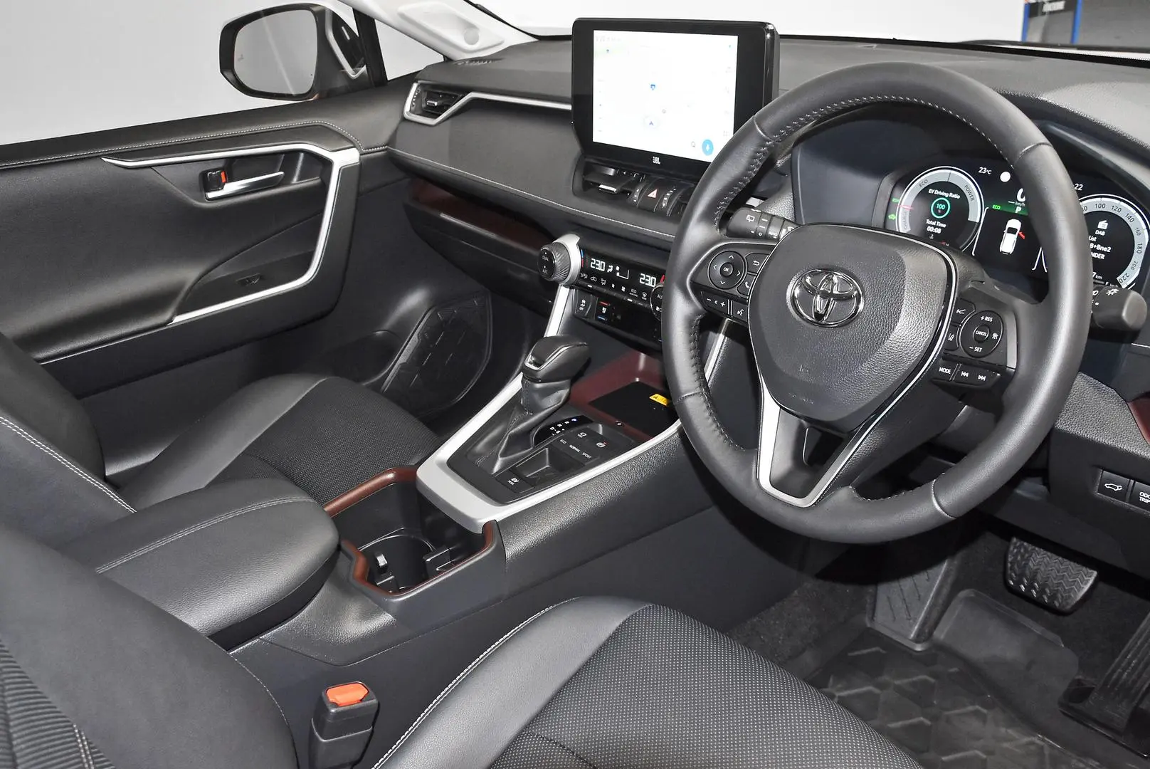 2025 Toyota RAV4 Gallery Image 9