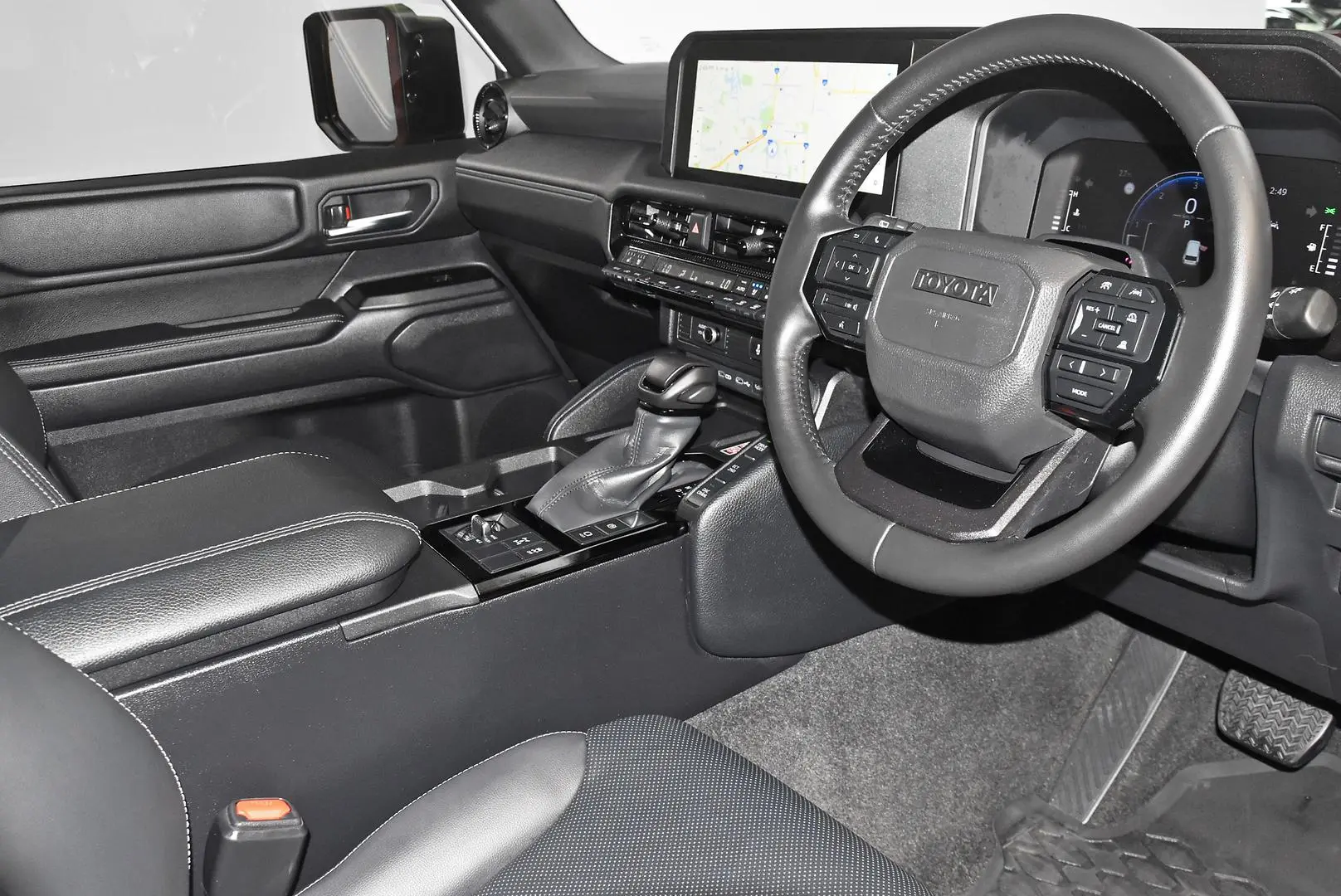 2025 Toyota Landcruiser Prado Gallery Image 8