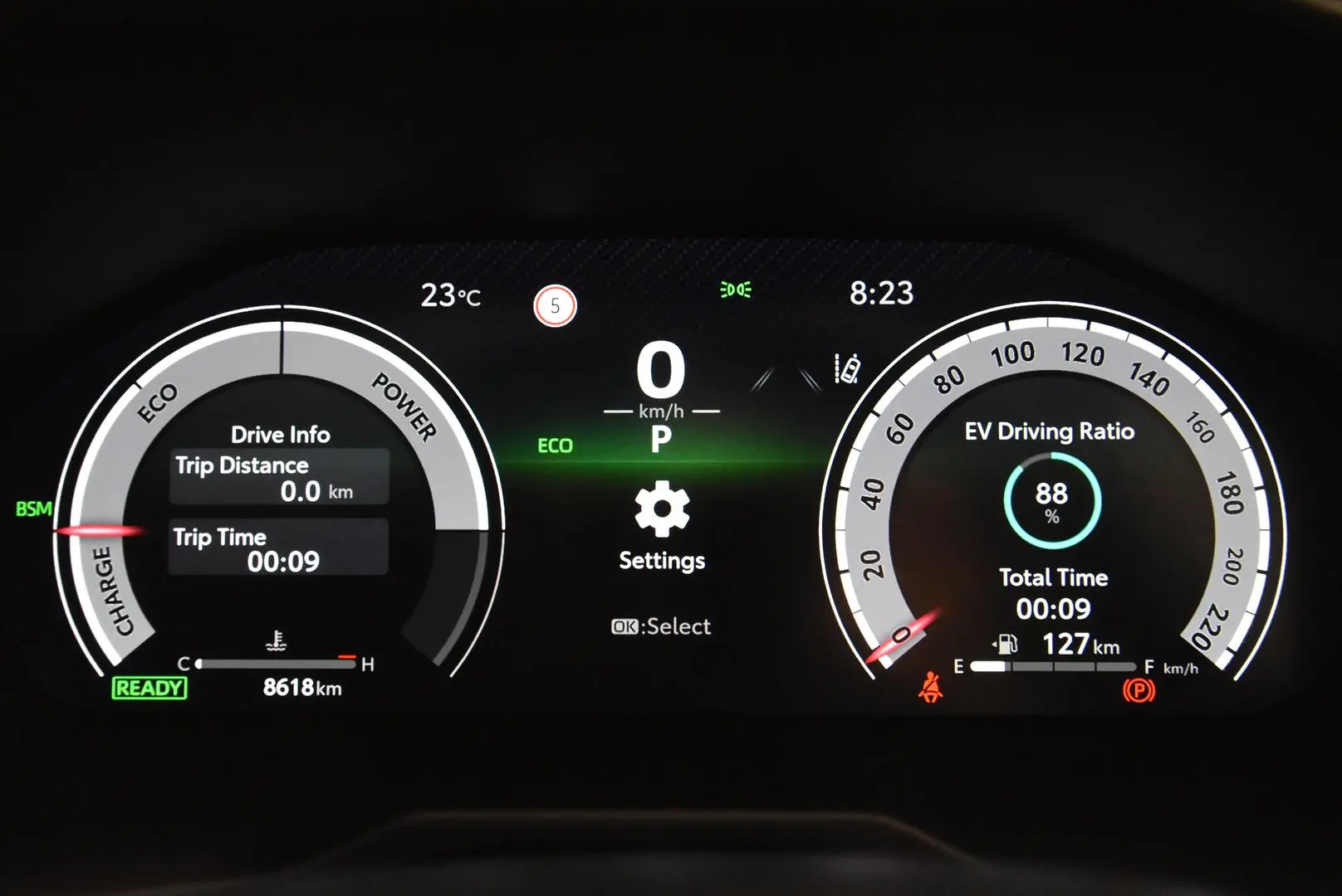 2025 Toyota RAV4 Gallery Image 11