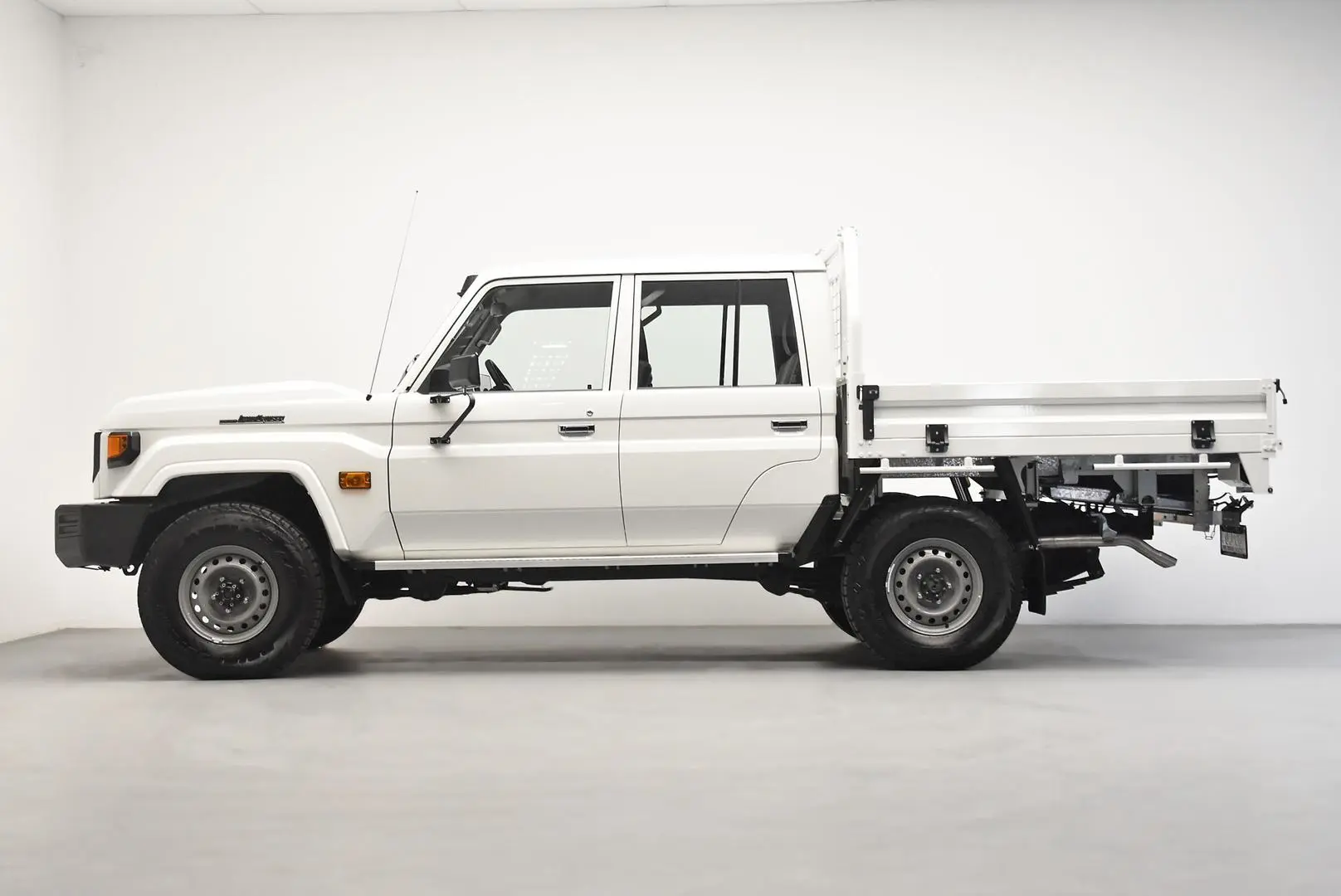 2024 Toyota Landcruiser Gallery Image 4