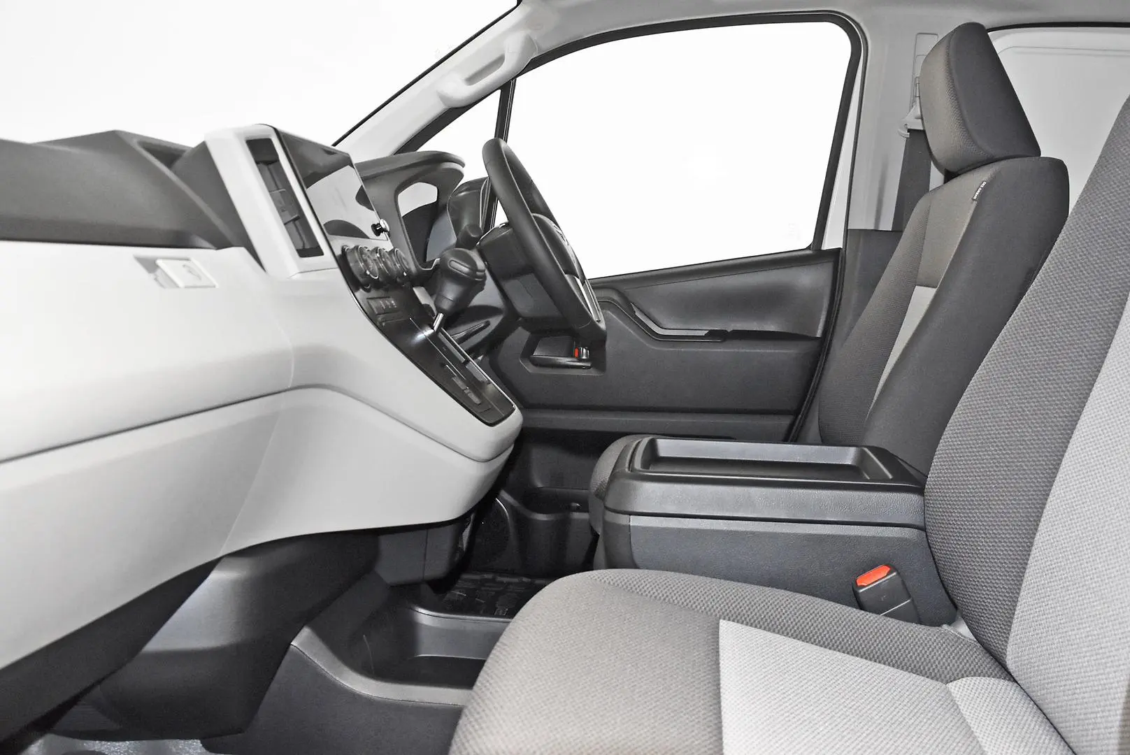 2025 Toyota Hiace Gallery Image 17