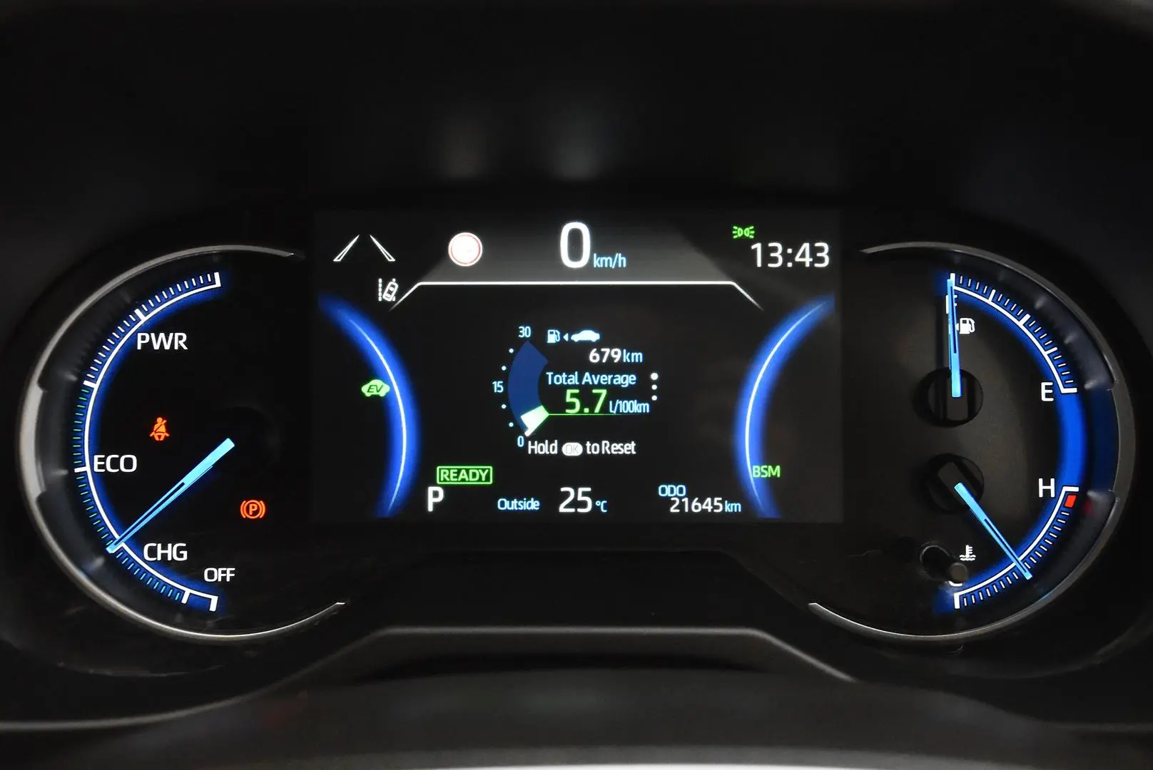 2025 Toyota RAV4 Gallery Image 11